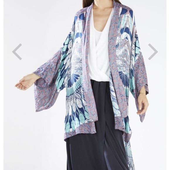 BCBG Tildie Kimono - Picture 3 of 11